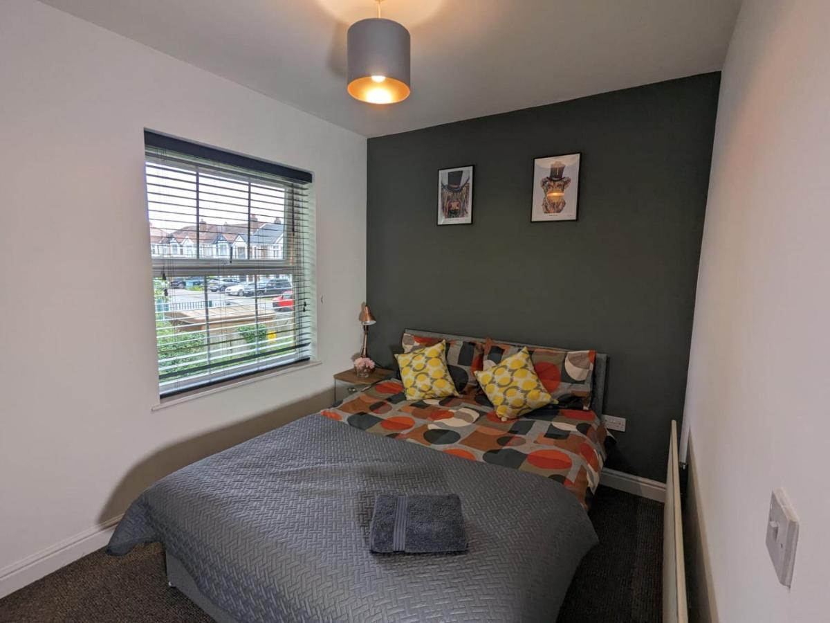 Stylish Modern Apartment, Free Secure Parking Allesley Esterno foto